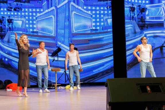 Женское счастье или в Шоу только мужчины