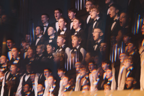 &Kcy; &scy;&vcy;&iecy;&tcy;&lcy;&ocy;&jcy; &pcy;&acy;&scy;&khcy;&iecy;&excl; &Kcy;&ocy;&ncy;&tscy;&iecy;&rcy;&tcy; &laquo;&Scy;&ocy;&zcy;&vcy;&ucy;&chcy;&icy;&iecy;&excl;