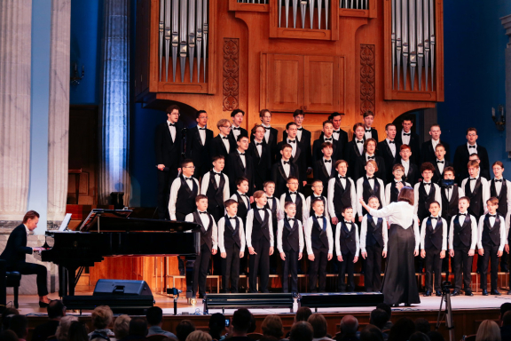 &Kcy; &scy;&vcy;&iecy;&tcy;&lcy;&ocy;&jcy; &pcy;&acy;&scy;&khcy;&iecy;&excl; &Kcy;&ocy;&ncy;&tscy;&iecy;&rcy;&tcy; &laquo;&Scy;&ocy;&zcy;&vcy;&ucy;&chcy;&icy;&iecy;&excl;