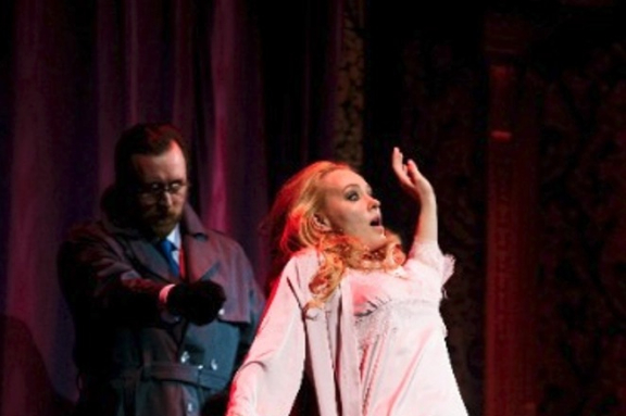 Спектакль "Вне подозрения"