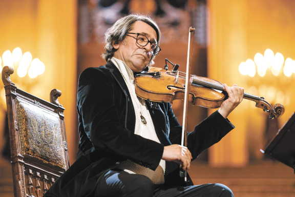 &YUcy;&period; &Bcy;&acy;&shcy;&mcy;&iecy;&tcy; 8 &mcy;&iecy;&zhcy;&dcy;&ucy;&ncy;&acy;&rcy;&ocy;&dcy;&ncy;&ycy;&jcy; &fcy;&iecy;&scy;&tcy;&icy;&vcy;&acy;&lcy;&softcy; &ncy;&acy; &YUcy;&zhcy;&ncy;&ocy;&mcy; &Ucy;&rcy;&acy;&lcy;&iecy;