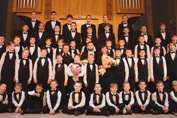 &Kcy; &scy;&vcy;&iecy;&tcy;&lcy;&ocy;&jcy; &pcy;&acy;&scy;&khcy;&iecy;&excl; &Kcy;&ocy;&ncy;&tscy;&iecy;&rcy;&tcy; &laquo;&Scy;&ocy;&zcy;&vcy;&ucy;&chcy;&icy;&iecy;&excl;