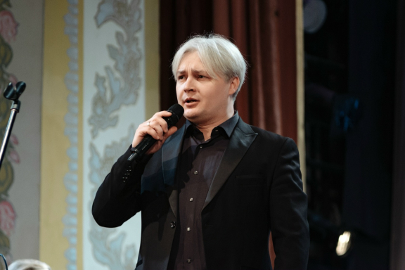 &Ocy;&rcy;&kcy;&iecy;&scy;&tcy;&rcy; &Mcy;&acy;&lcy;&acy;&khcy;&icy;&tcy;&comma; &Scy;&period; &Zcy;&ycy;&kcy;&ocy;&vcy; &laquo;&Zcy;&vcy;&iecy;&ncy;&icy;&comma; &zcy;&vcy;&iecy;&ncy;&icy;&comma; &zcy;&lcy;&acy;&tcy;&acy;&yacy; &Rcy;&ucy;&scy;&softcy;&excl;&raquo;