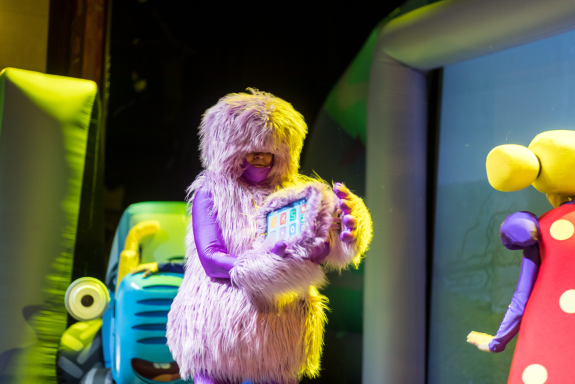 Синий трактор в гостях у Деда Мороза